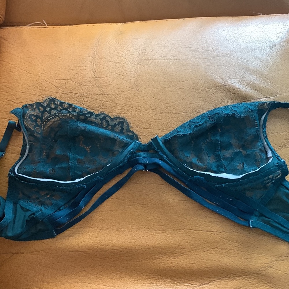 Bralette - Picture 2 of 3